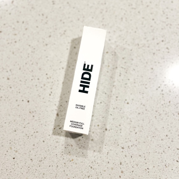 Flawless Finish
Foundation - HIDE - Picture 4 of 5